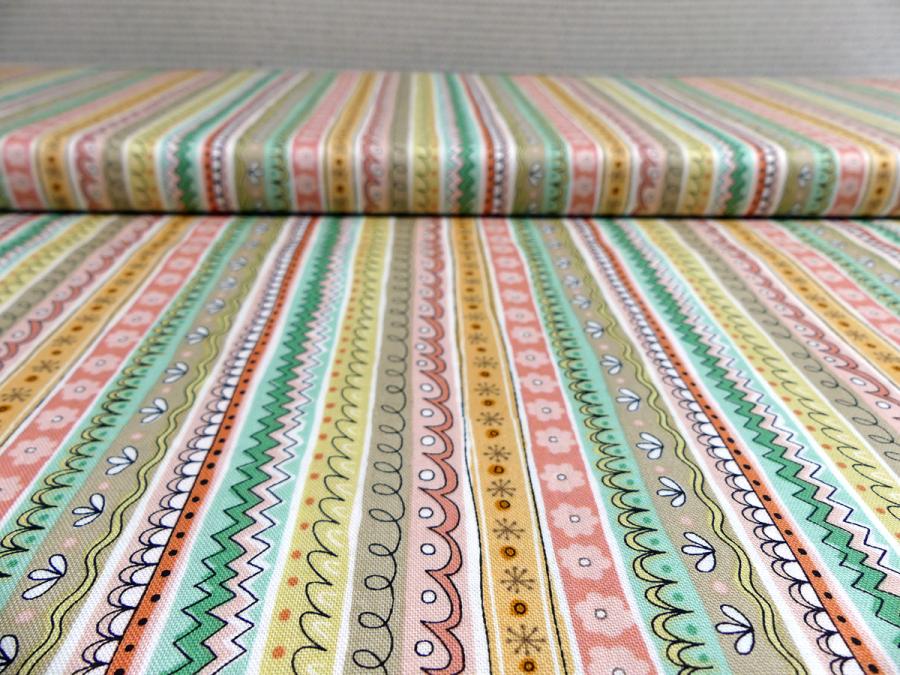 Preview: Patchwork Stoff mit bunten, gemusterten Streifen von Makower